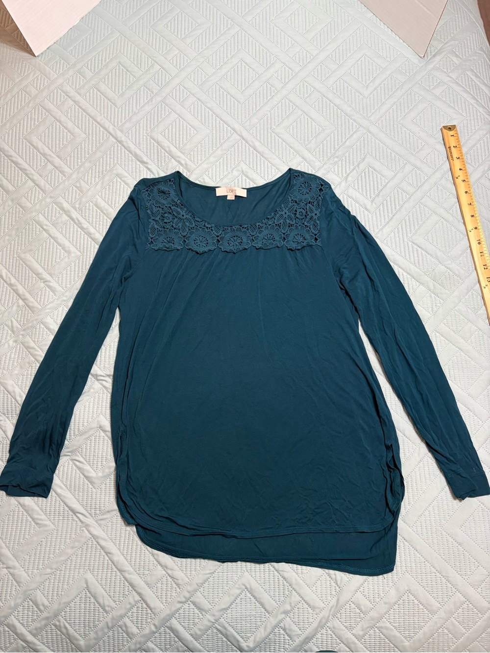 LOFT Women’s Blue Knit Top Lace Yoke Scoop Neck Long Sleeve Pullover Size L